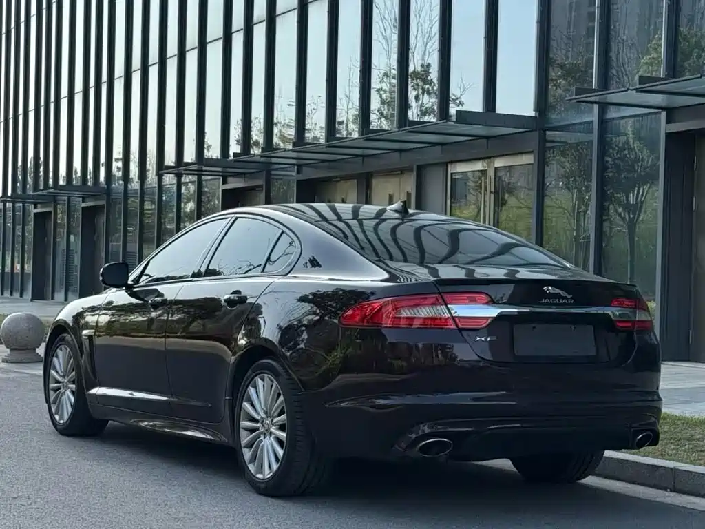 Jaguar XF — миниатюра 4