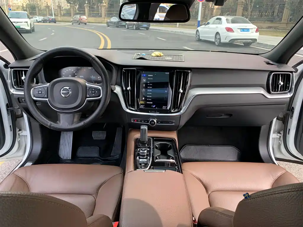 VOLVO S60 PLUG IN HYBRID