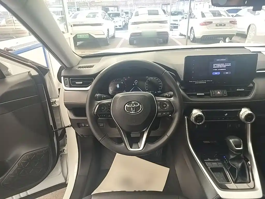Toyota RAV4 — миниатюра 11