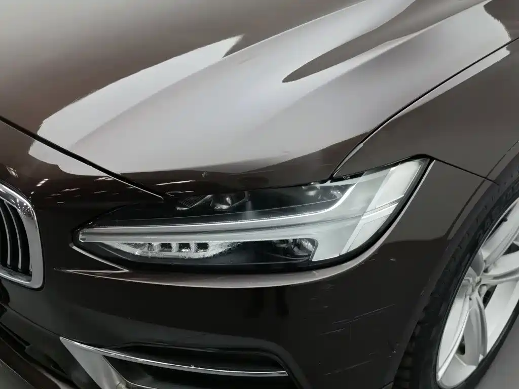 Volvo S90 — миниатюра 7