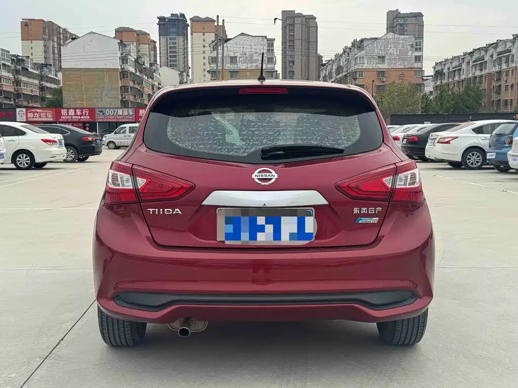 Nissan Tiida — миниатюра 8