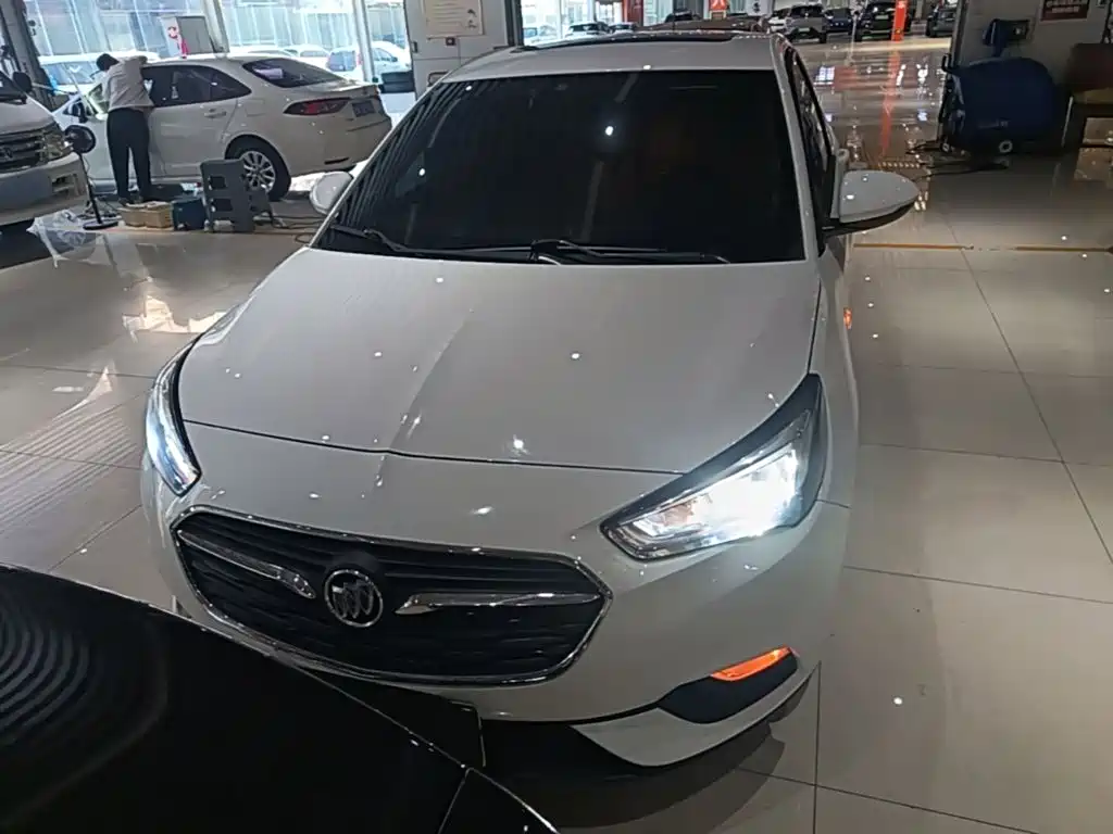 Buick Excelle — миниатюра 3