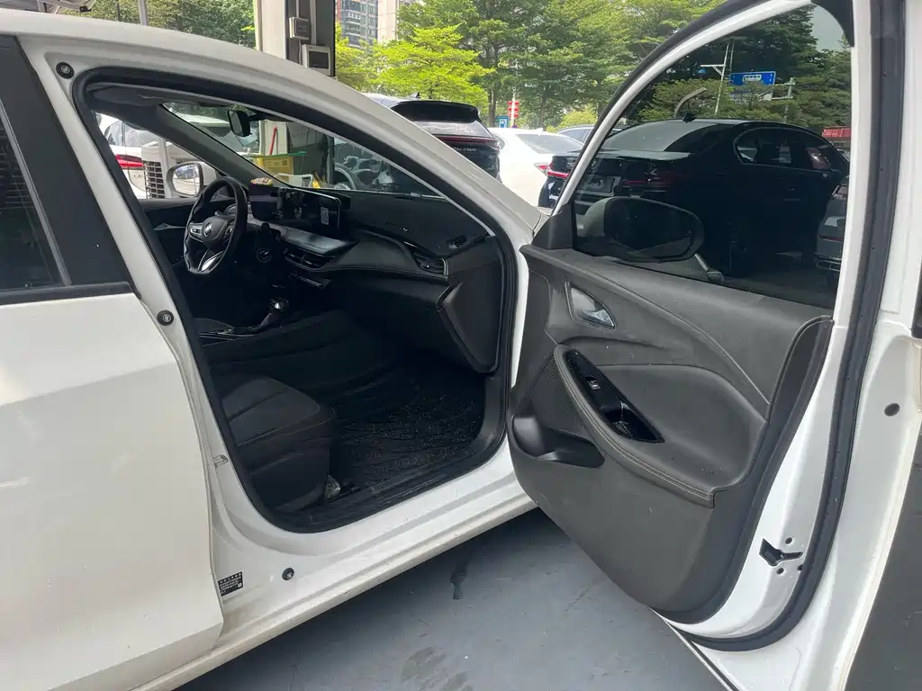 Buick Verano — миниатюра 6
