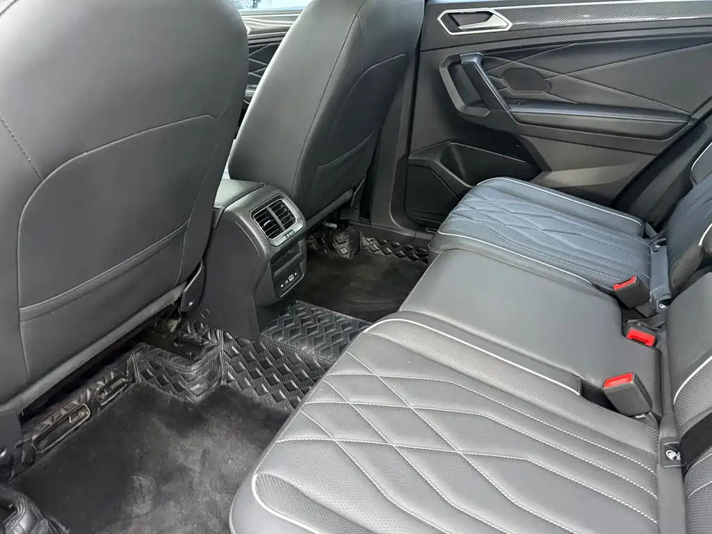 Volkswagen Tiguan L — миниатюра 13