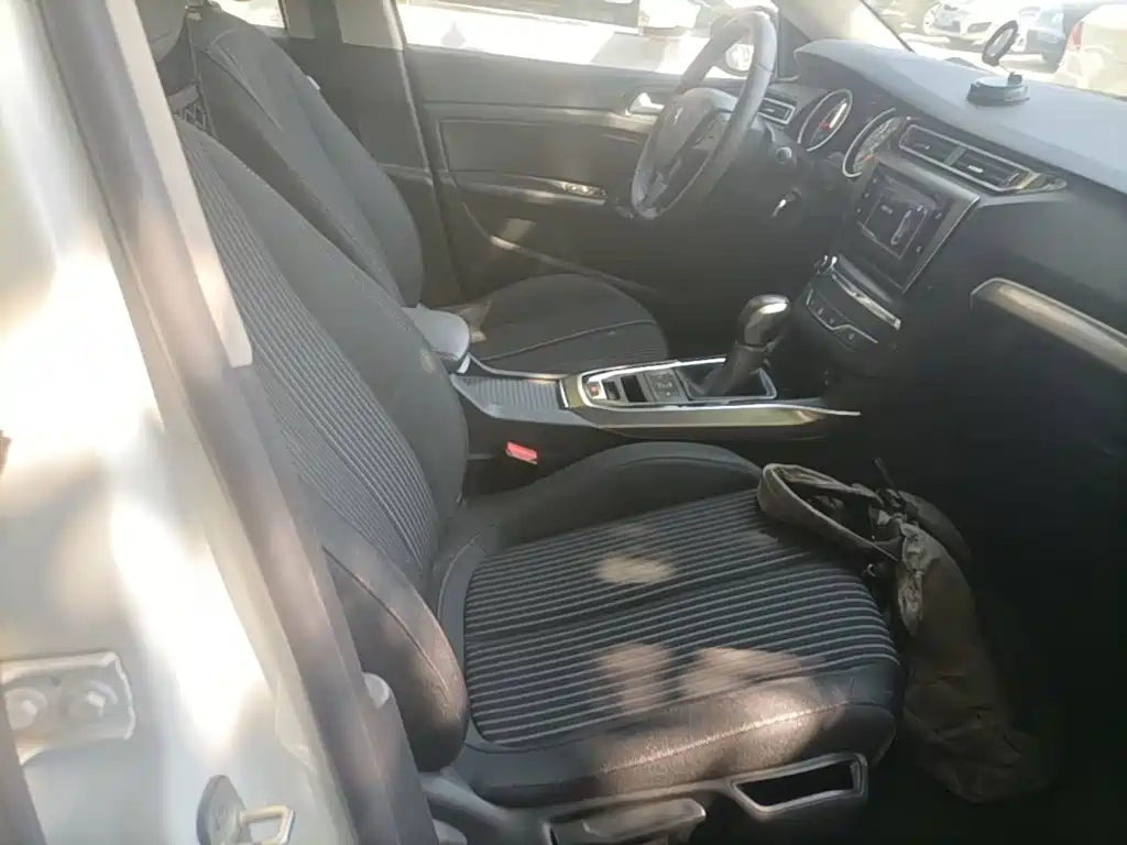 Peugeot 408 — миниатюра 25