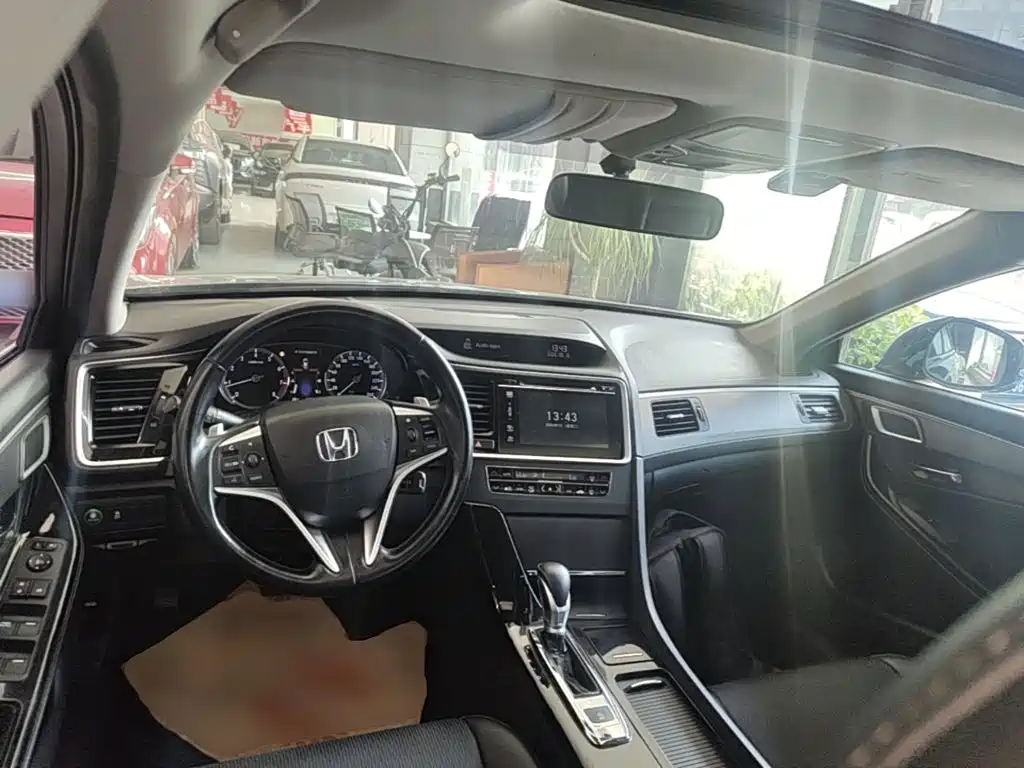 Honda Spirior — миниатюра 10
