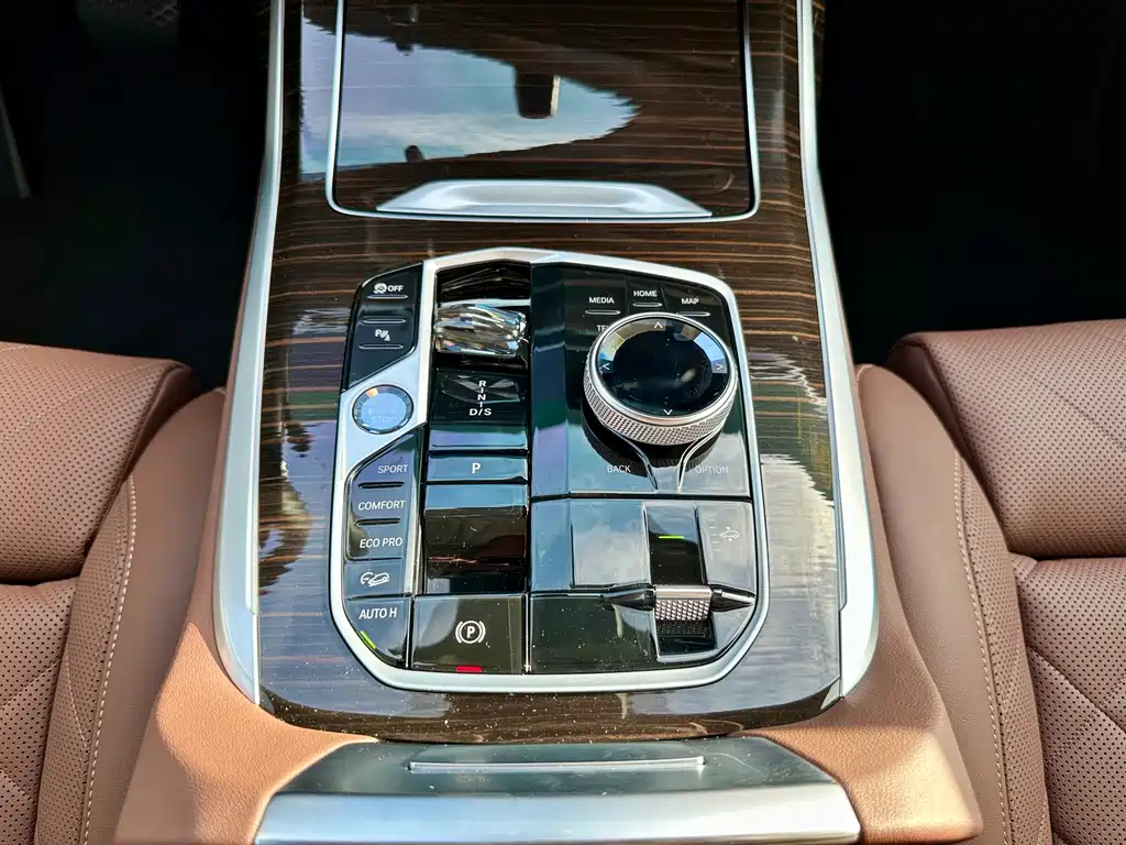 BMW X7 — миниатюра 21