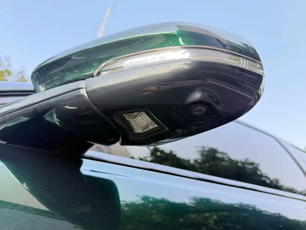 Jaguar XJ — миниатюра 22