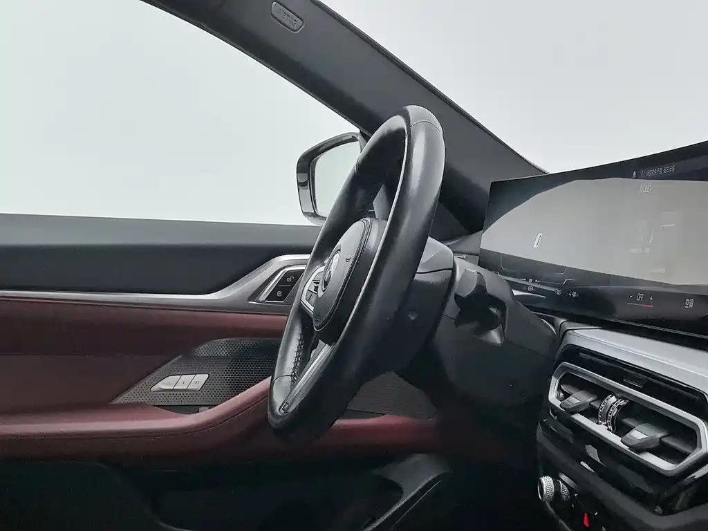 BMW i4 — миниатюра 22
