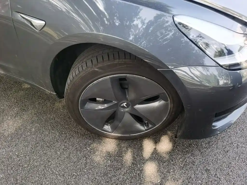 Tesla Model 3 — миниатюра 12