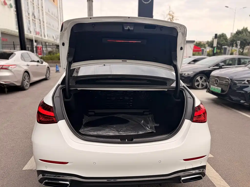 Mercedes-Benz C-Class — миниатюра 20