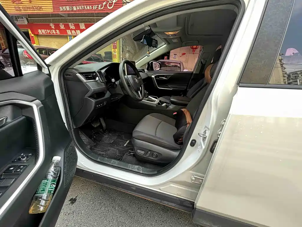 Toyota RAV4 2021 2.0L CVT