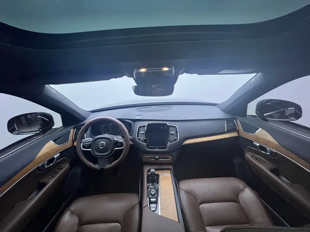 Volvo XC90 — миниатюра 21