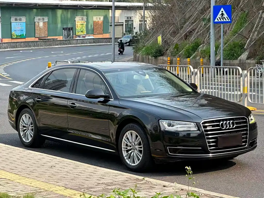 Audi A8 — миниатюра 3