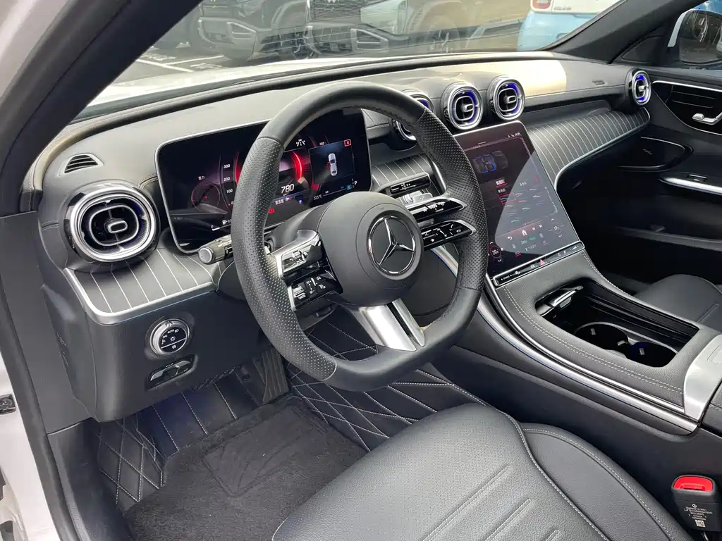 Mercedes-Benz C-Class — миниатюра 6