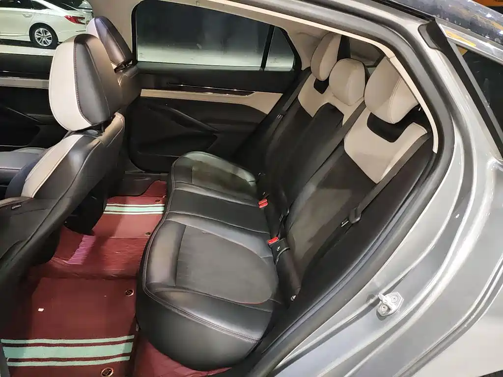 Ford Mondeo — миниатюра 6