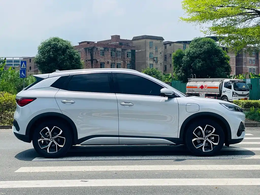 BYD Yuan Plus — миниатюра 4