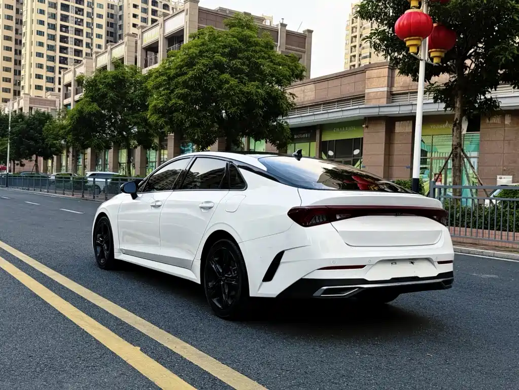 Kia K5 — миниатюра 7