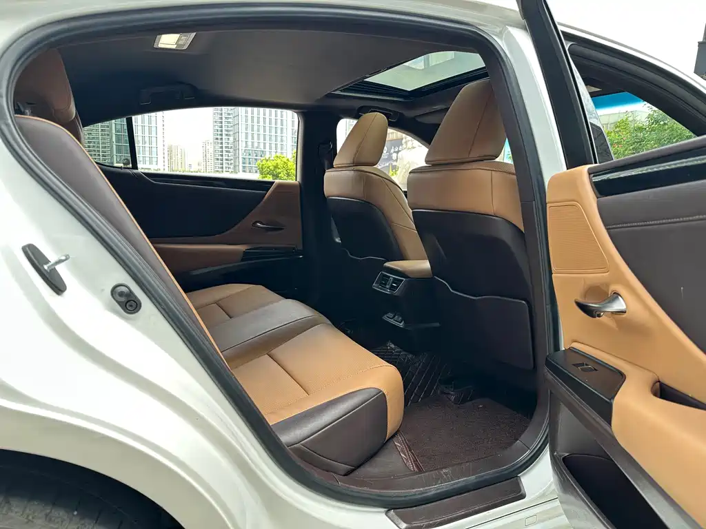 Lexus ES — миниатюра 19