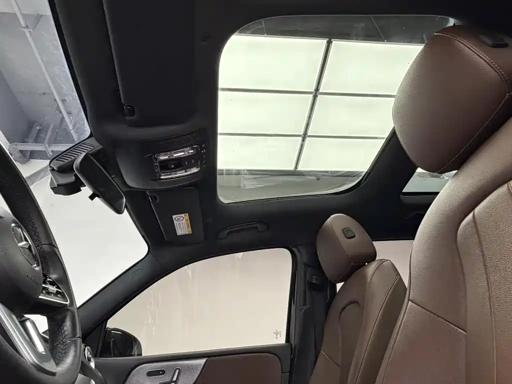 Mercedes-Benz GLB — миниатюра 13