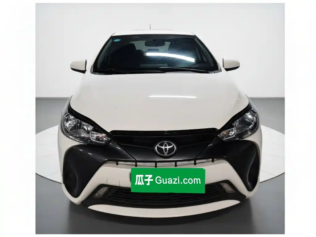 Toyota Yaris L — миниатюра 2