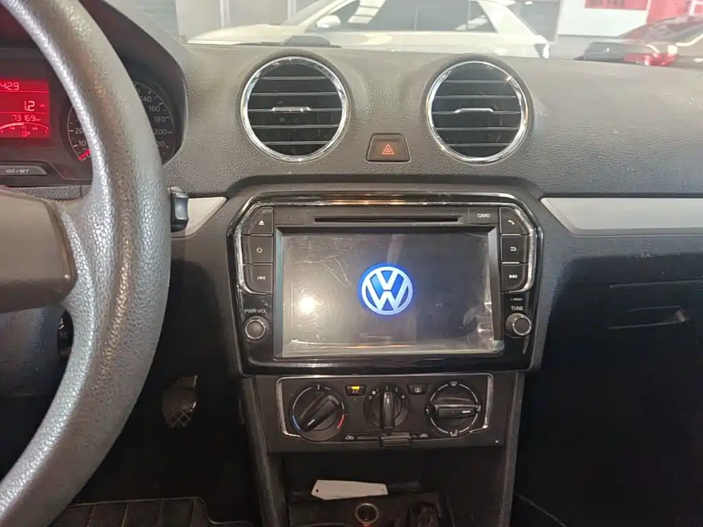 Volkswagen Jetta — миниатюра 18
