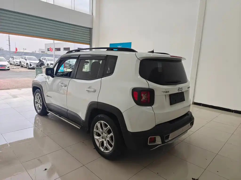Jeep Renegade — миниатюра 13