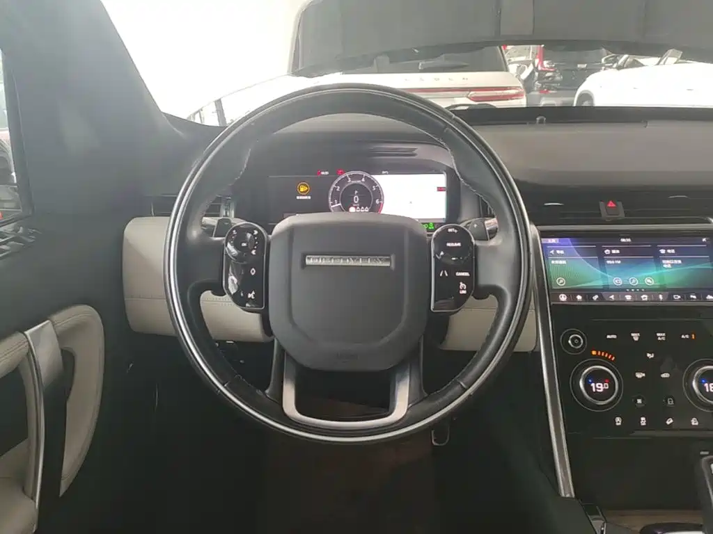 Land Rover Discovery Sport — миниатюра 11