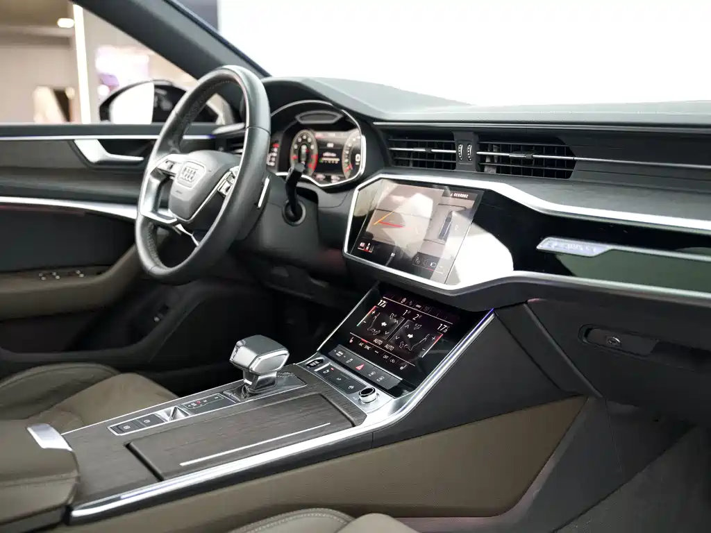Audi A7L — миниатюра 7