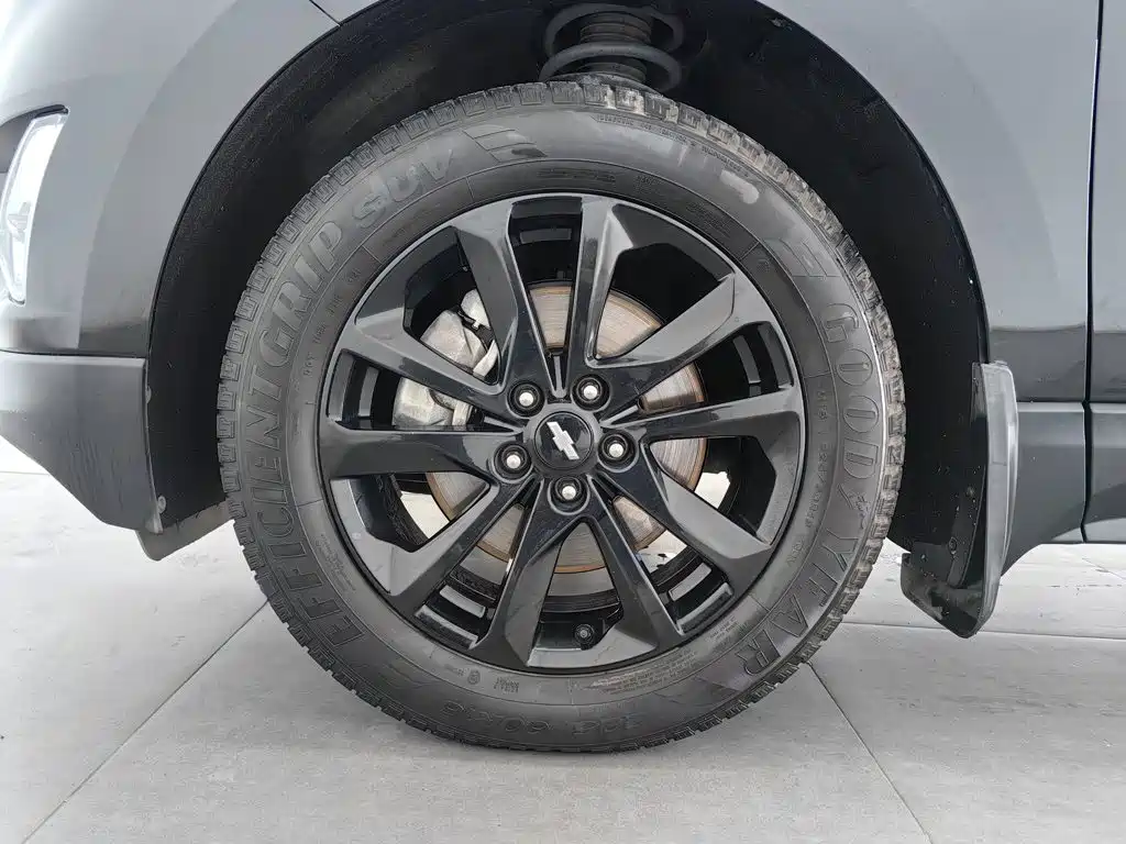 Chevrolet Equinox — миниатюра 17
