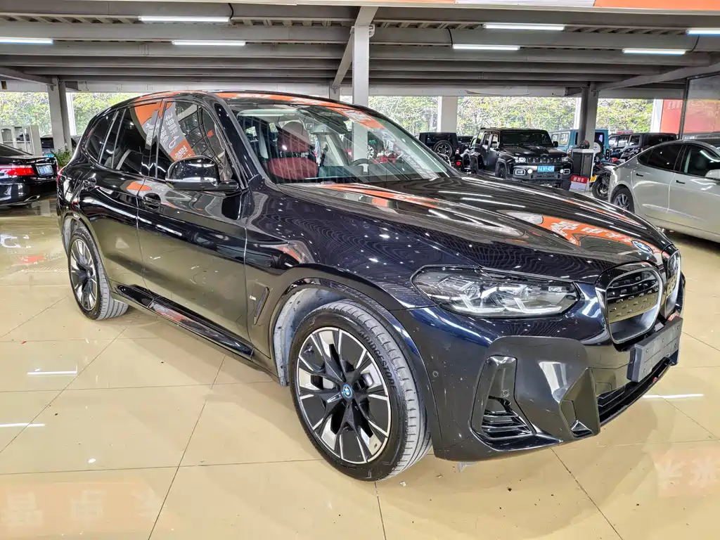 BMW IX3