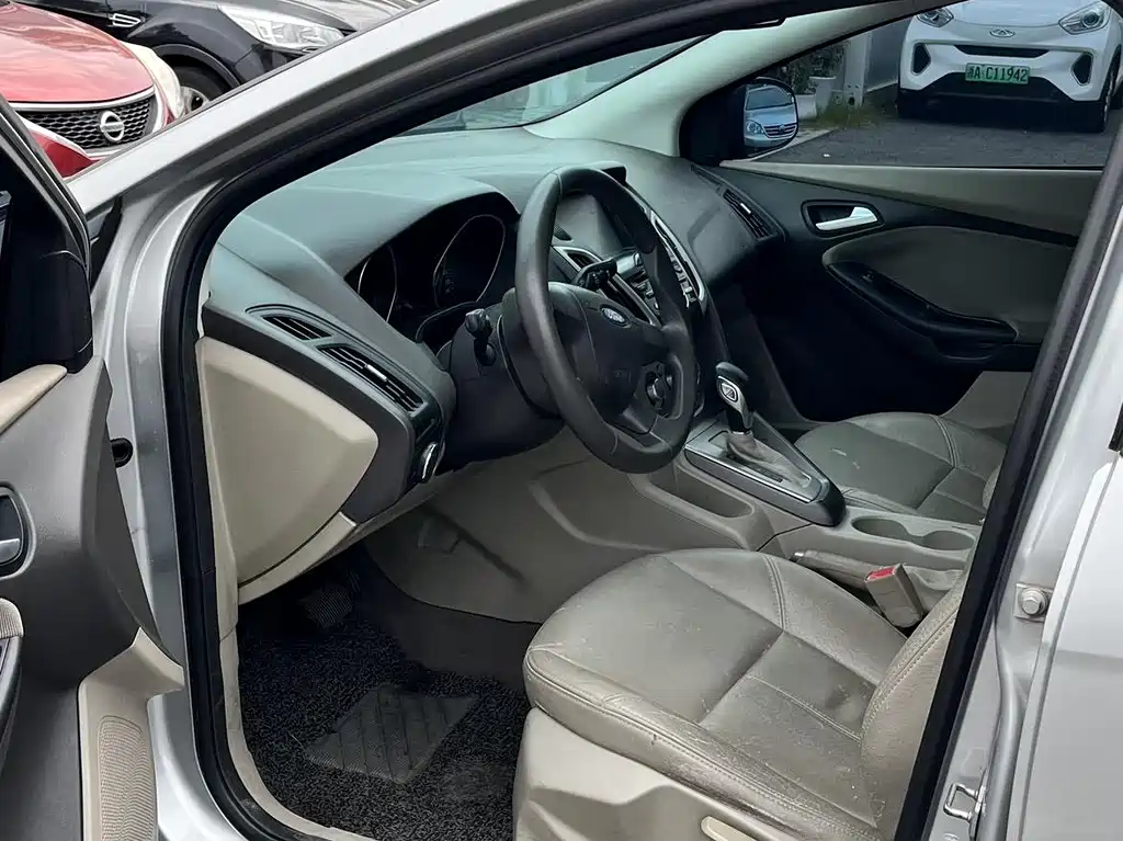 Ford Focus 2012 1.6L AT Comfort