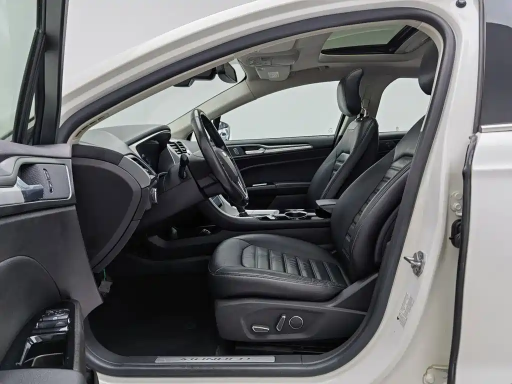 Ford Mondeo — миниатюра 10