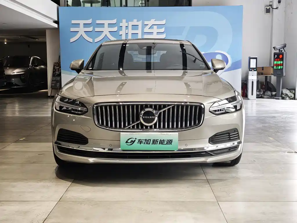Volvo S90 2023 T8 Luxury
