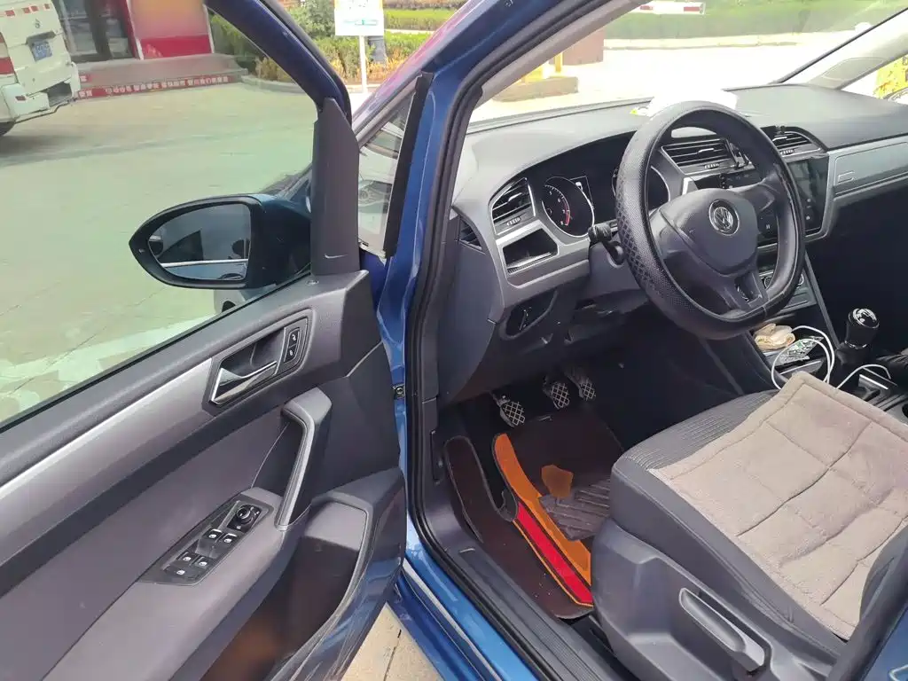 Volkswagen Touran — миниатюра 12