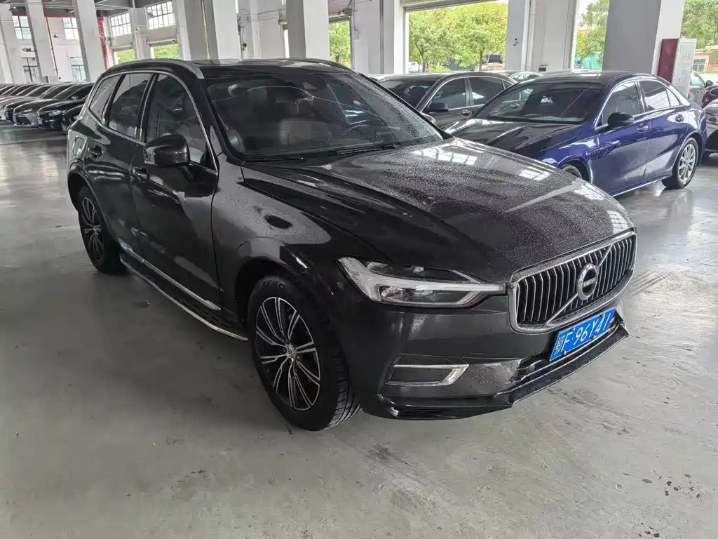 Volvo XC60 - фото 2