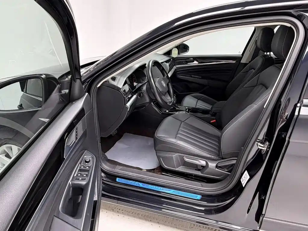 Volkswagen Passat PHEV — миниатюра 18