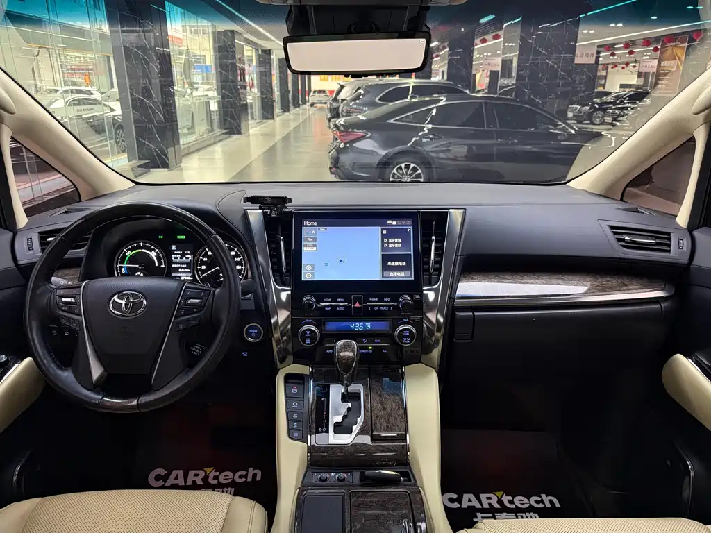 Toyota Vellfire — миниатюра 7