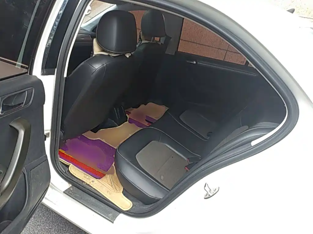 Volkswagen Santana — миниатюра 17
