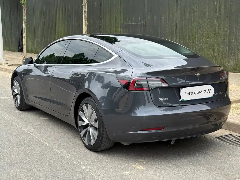 Tesla Model 3 — миниатюра 6