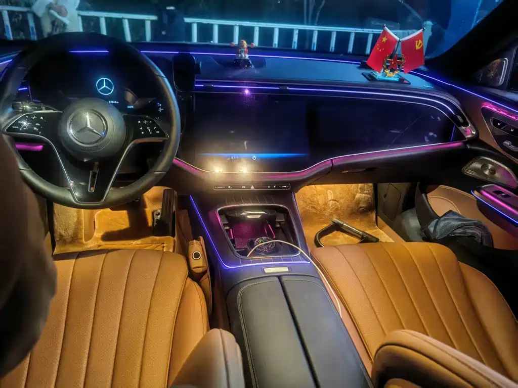 Mercedes-Benz E-Class — миниатюра 6