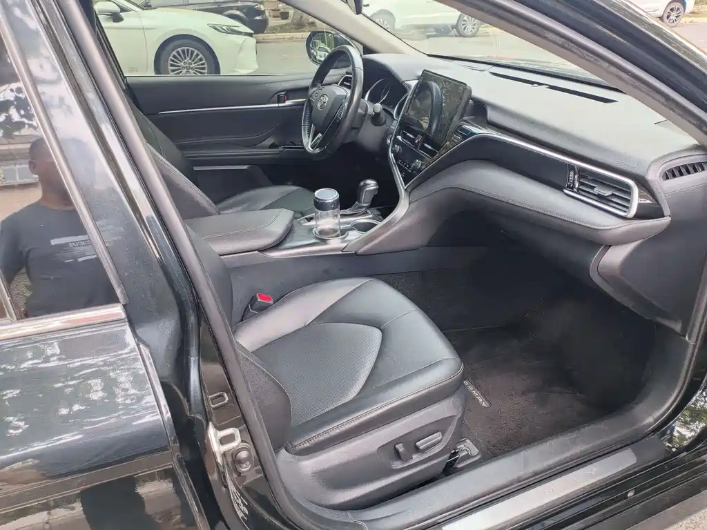 Toyota Camry — миниатюра 7