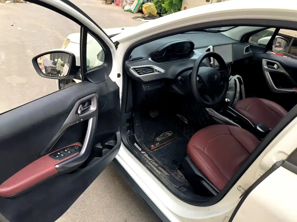Peugeot 2008 — миниатюра 16