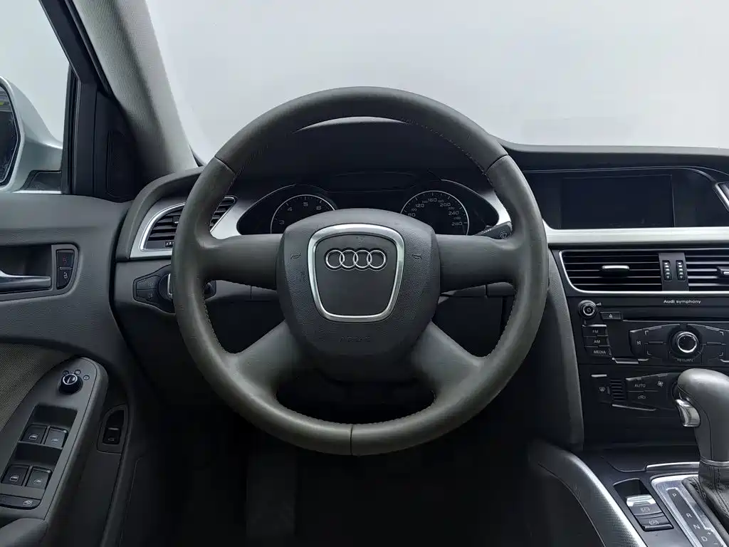Audi A4L — миниатюра 11