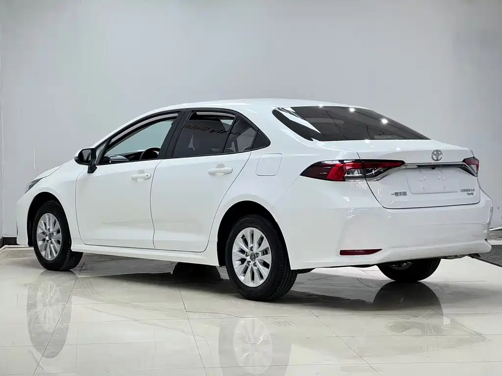 Toyota Corolla — миниатюра 6