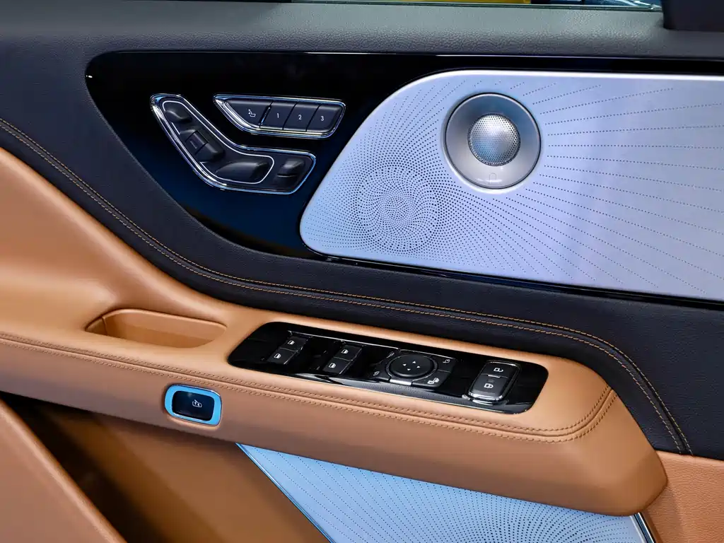Lincoln Aviator — фотографии объявления, Фото 25