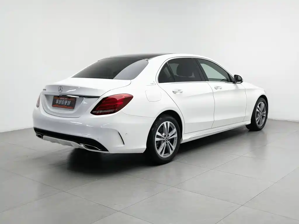 Mercedes-Benz C-Class — миниатюра 2