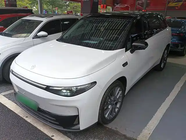 ZERO-RUNNING CAR ZERO RUN C10 2024