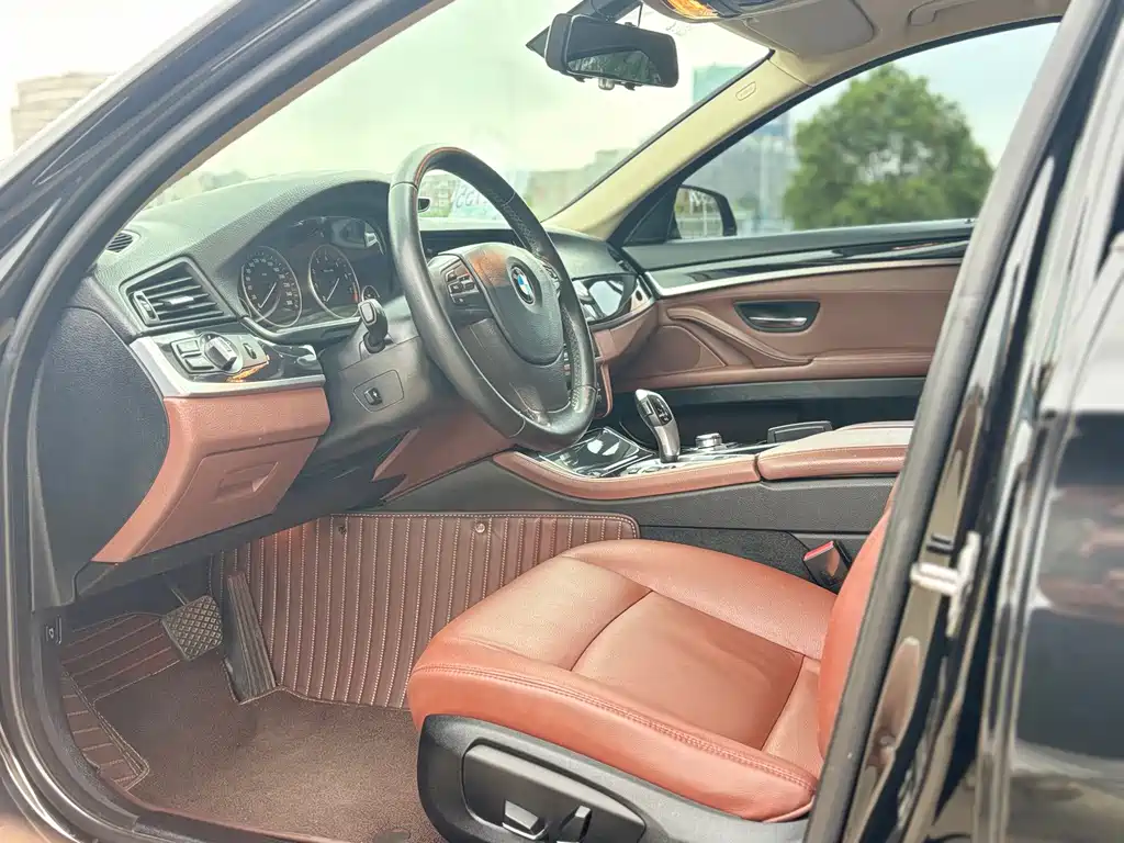BMW 5 Series (Import) — миниатюра 4