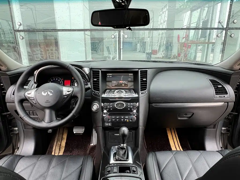 Infiniti FX — миниатюра 12